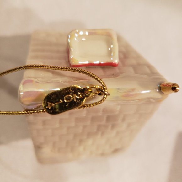 CHRISTMAS ORNAMENT by LENOX - "BLESS OUR HOME BIRDHOUSE" - AMERICAN BY DESIGN - Picture 8 of 16